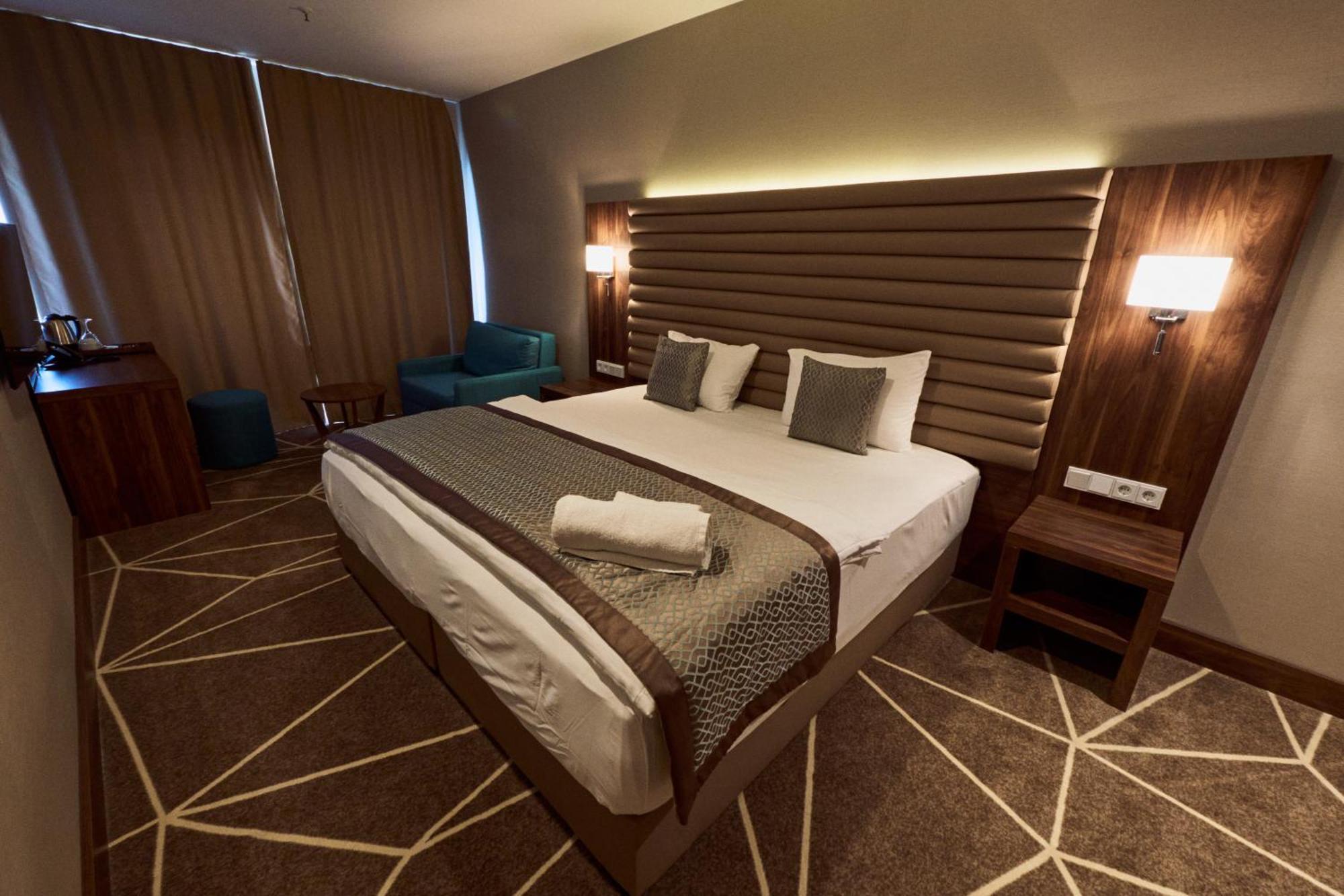 Puzzle Airport Frankfurt Hotel Bischofsheim